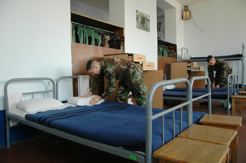 Bătaie la căminul militar din Chișinău. Mai mulți tineri, printre care și militari, și-au împărțit pumni